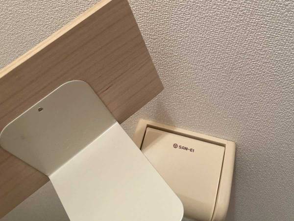 セリアのまな板とブックエンド、くっつけると？　「天才か」「新居で真似する」