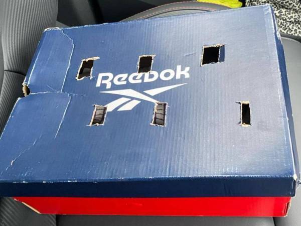 路上のゴミ箱に捨てられた『靴箱』　中身は靴ではなく…「なんて非情なことを」