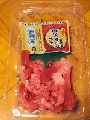 パックの刺身、手早く皿に移し替えるには？　方法に「コレなら簡単」「確かに早い」