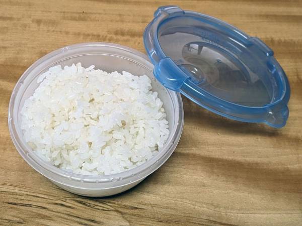 冷凍ごはん、ふっくらチンするには？　方法に「やってみる」「そうだったのか」