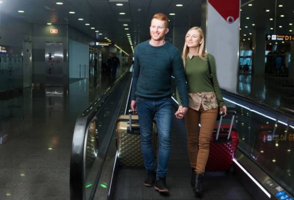 「動く歩道に乗るなら…」　エレベーター協会のお願いに「あぶな」「絶対ダメ」