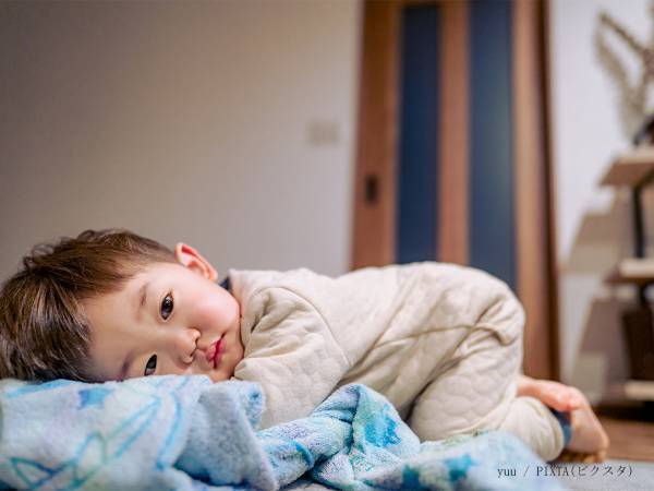 寝かし付け中の３歳児が発した言葉が…？　「録音したい！」「とろけ落ちる」