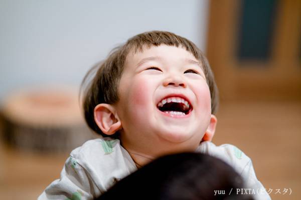 寝かし付け中の３歳児が発した言葉が…？　「録音したい！」「とろけ落ちる」