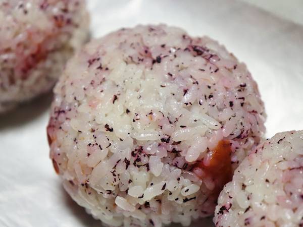 ゆかりおにぎりの思いがけないアレンジに「うっわ」「最高やん」