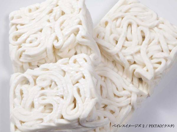 ベーコンエッグに合う！　冷凍うどんの食べ方に「簡単でおいしい」「やってみよう」