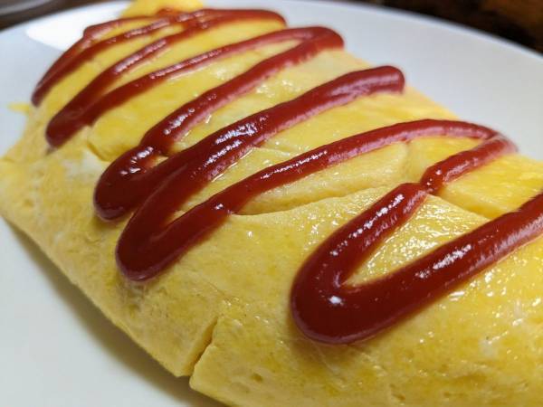 オムライスの卵がうまく巻けない？　試したいコツに「いいこと聞いた」