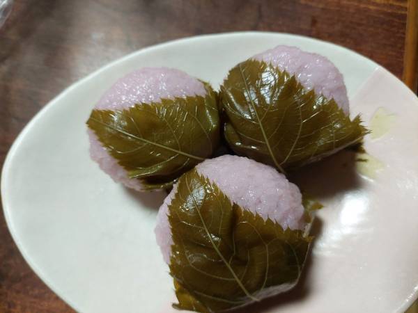 桜餅ってそうだったの？　種類の違いに「知らずに生きてきた」