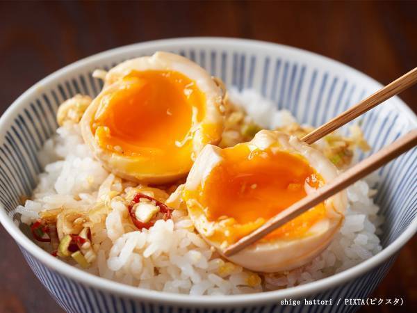 ゆで卵をアレに一晩漬けたら…？　完成したものに「これは強烈だ！」