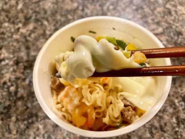『カップヌードル』の意外と思いつかない食べ方に「飲み干しちゃった！」
