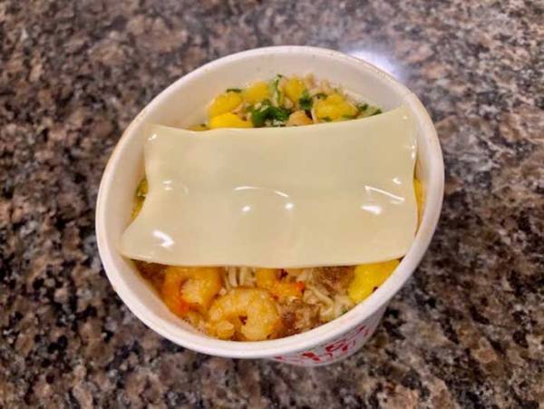 『カップヌードル』の意外と思いつかない食べ方に「飲み干しちゃった！」