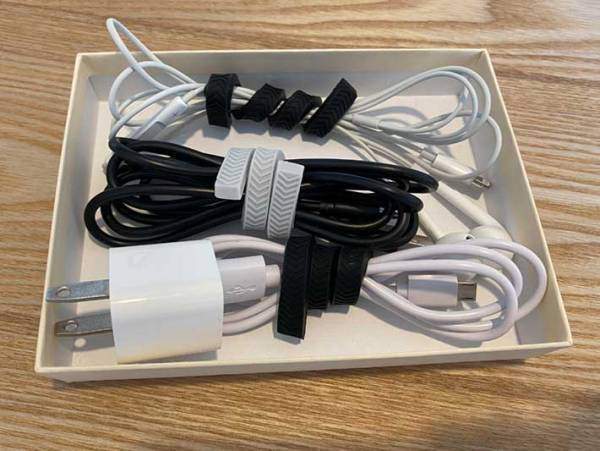 絡まったコード、ウンザリしない？　１００均グッズで「見違えた！」