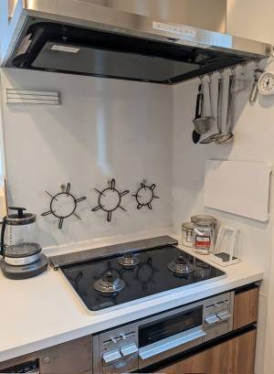 「真似してみた」　キッチン掃除の『手間を省く方法』に「知らなかった」「マジか」