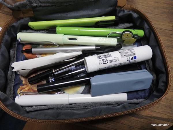 空の弁当にペンを入れる男性　まさかの真相に「二度見した」「マジかよ」