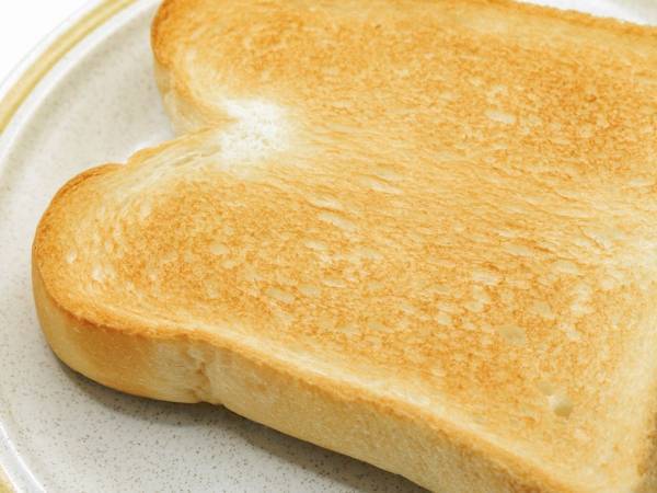 トースター不要でトーストを焼く方法　ローソンの発想に「だいぶ助かる」