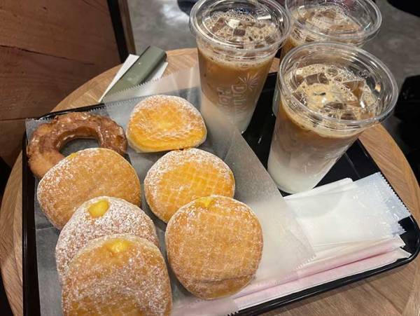 ミスドで好きな物だけ注文すると？　店内で撮った１枚に「すごい」「やってみたすぎる」