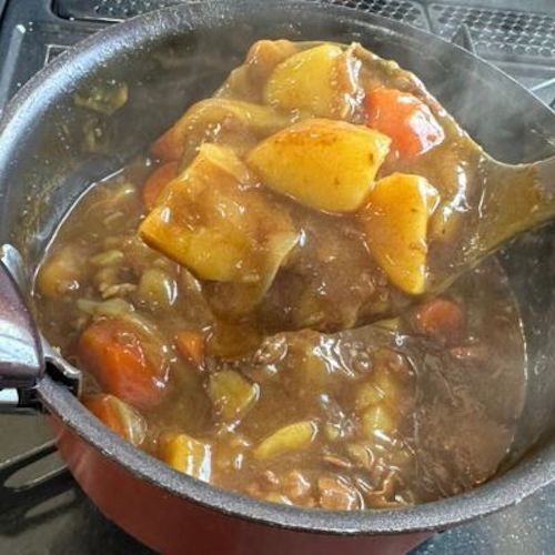 カレーの下ごしらえ、途中でアレを入れると？　思わぬ効果に「なんと！」「超うまそ」