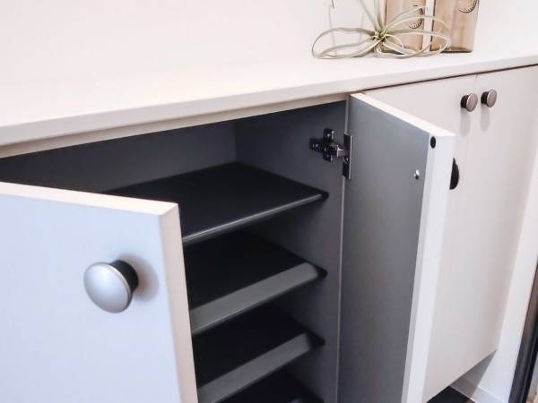 多くの人が知らない「ロールスクリーン」の意外な活用法　ニトリの解説に「買いですわ」