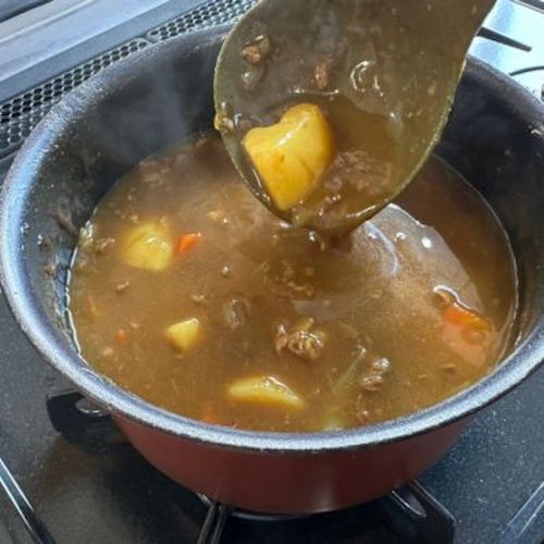 カレーのとろみ不足には『すりおろしたアレ』が効く　ハウス食品の発想に「意外でした」