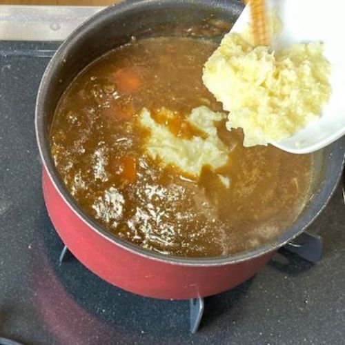 カレーのとろみ不足には『すりおろしたアレ』が効く　ハウス食品の発想に「意外でした」