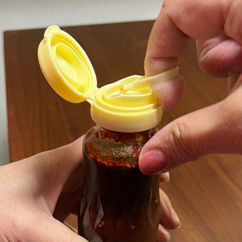 キャップの中栓、どうすれば開けやすい？　正しい方法に「そうだったのか」「勘違いしてた」