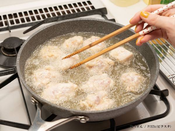 コンロの『排気口』掃除はイヤ　汚れを防ぐ方法に「お世話になりっぱなし！」