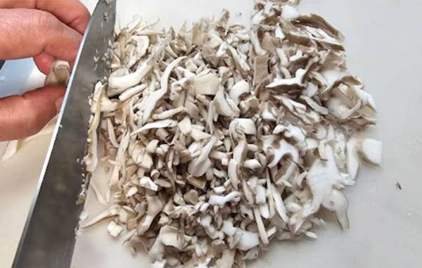 安いステーキ肉、そのまま焼いてる？　超柔らかくする方法に子供が大騒ぎ