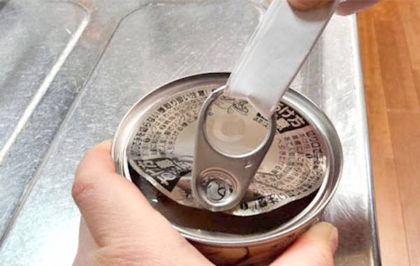 たまったレシートで？　アレを開ける驚きの方法に「意外と丈夫」「超便利」