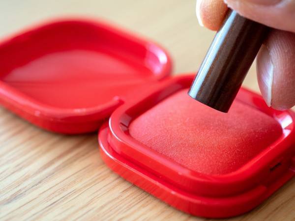 印影のかすれ対策ならこのコツで！　きれいに押印するコツを印鑑のプロが大公開