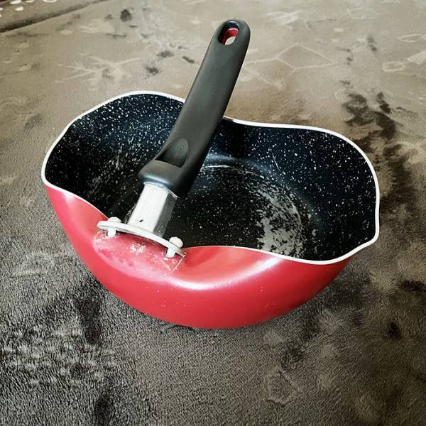 フライパンの処分に困っていた妻　夫がとった行動に「笑いが止まらん」