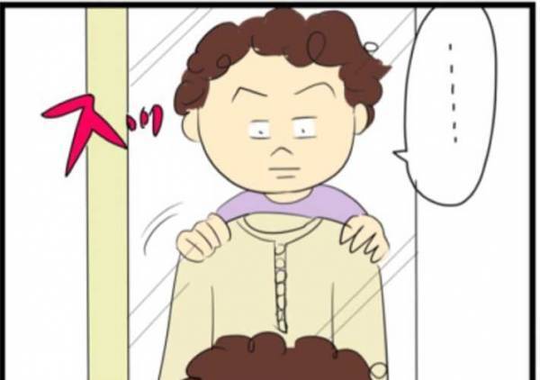 『しまむら』に行った女性　服を鏡で合わせると？　「あるある」「笑った」