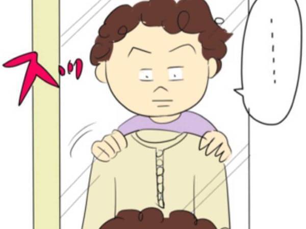 『しまむら』に行った女性　服を鏡で合わせると？　「あるある」「笑った」