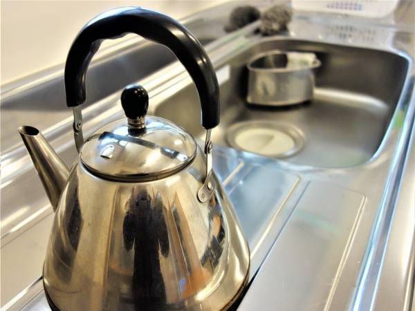 「シンクに熱湯を流さないで」　水道修理店の解説に「気を付けます…」