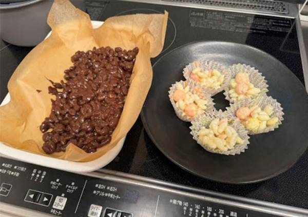 余ったひなあられをアレに混ぜてみたら？　簡単おやつに大変身！