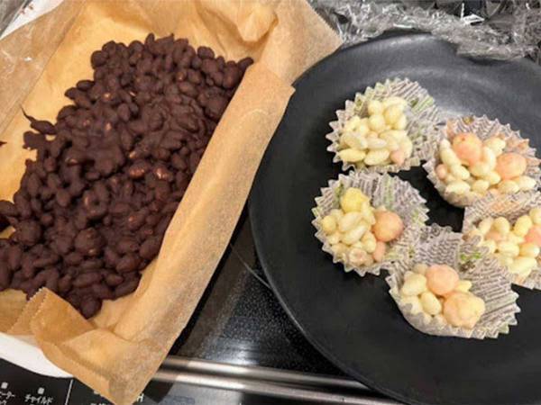 余ったひなあられをアレに混ぜてみたら？　簡単おやつに大変身！