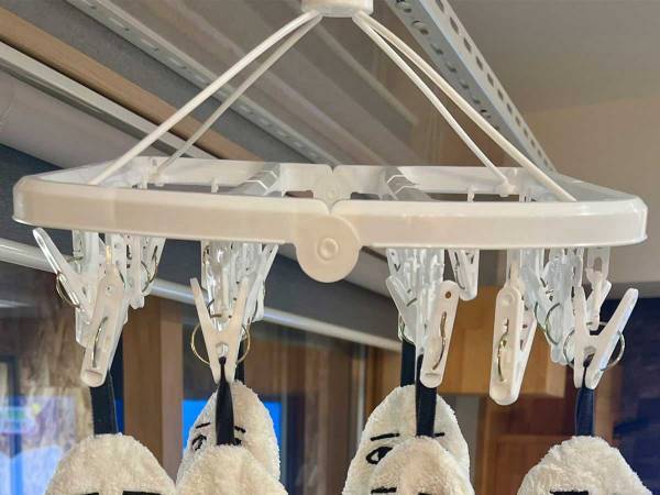 部屋干しされた『タオル』が「ちょっと怖い」理由　「すぐ１００均に行こう」