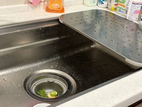 シンクのゴミ受けをあの素材に変えた！　その結果が…？