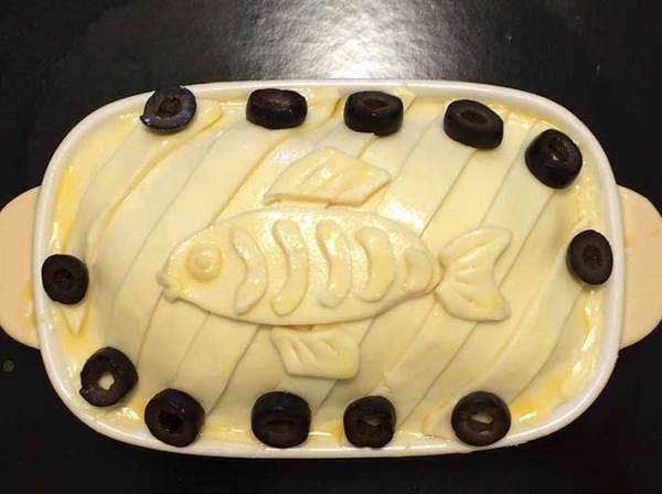 例のパイを作った妻　『焼く前』と『焼いた後』の写真に「どうしてそうなった」