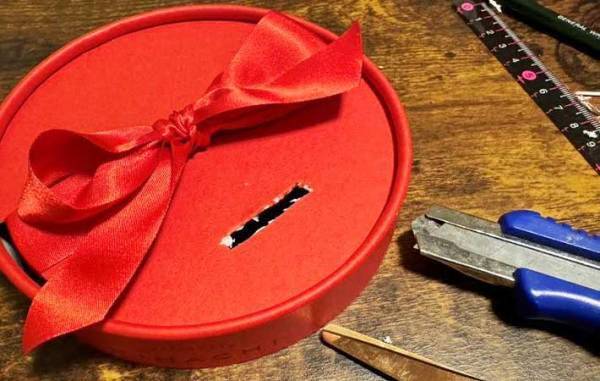 バレンタインにもらったチョコ　箱が超かわいくて捨てられないので…？