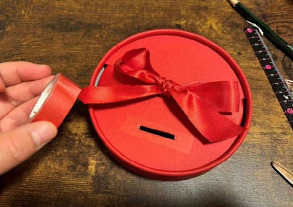 バレンタインにもらったチョコ　箱が超かわいくて捨てられないので…？