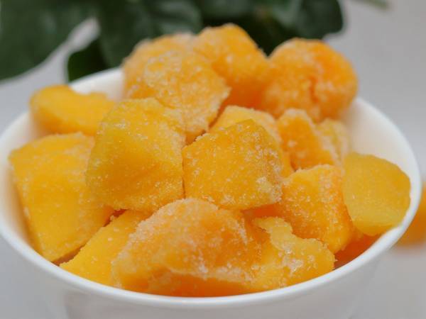 「ぜひやってみて」　冷凍フルーツの使い方に「まったく思い付かなかった」