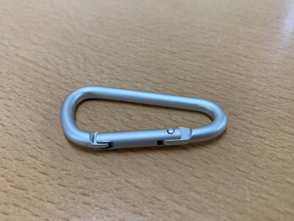 警視庁が勧める『カラビナ活用術』　方法に「ナイスアイディア」「やってみます」