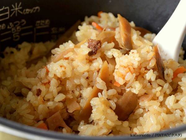 炊飯器の内がまに水を入れて…　企業がすすめる『保温後のニオイの取り方』