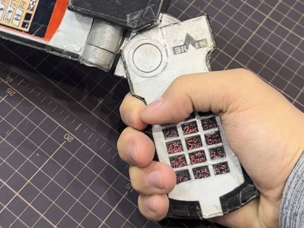 『仮面ライダー』の変身セットを父親が作ると？「ガチ具合が半端ねぇ！」