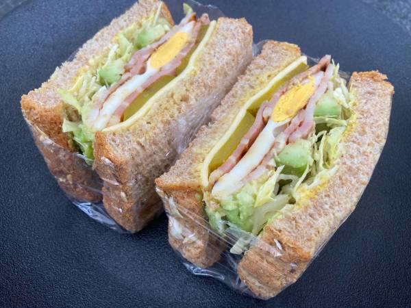 パンがベチャッとしないコツは？　おいしいサンドイッチを作るコツに「明日試します」