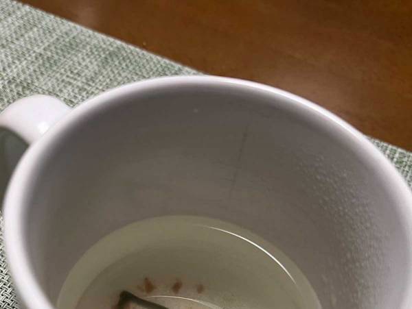 お土産でもらった梅こんぶ茶　湯を入れて３分後に「ついに我々の時代が…」