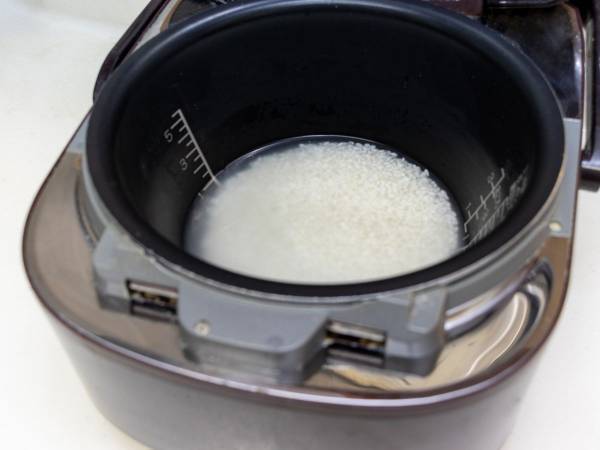 無洗米をおいしく炊くコツは「水の量を…」　全農パールライスの助言に「なぬ！？」