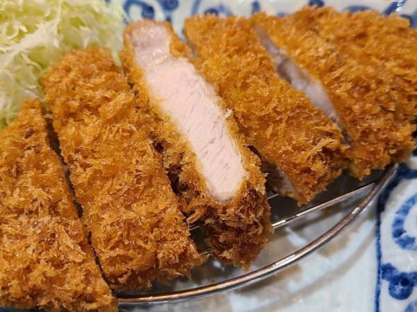 トンカツをサクサクに揚げる方法　パン粉メーカーの情報に「次からコレ」