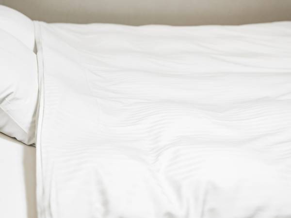 毛布と布団、どっちが上だとあたたかい？　警視庁公式Xの投稿に「勉強になった」