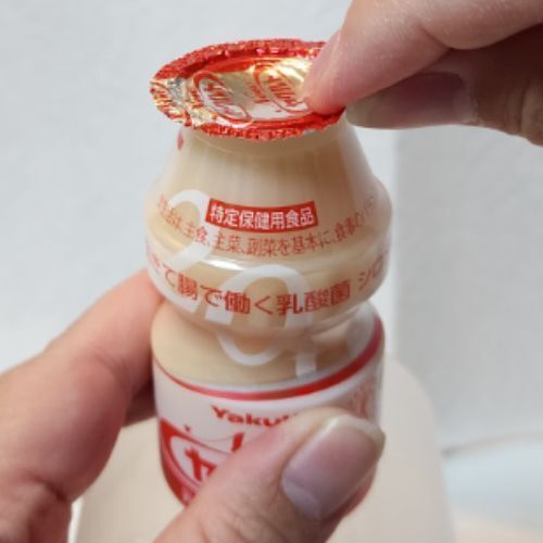 ヤクルトの蓋、ひらひら部分を◯◯すると？　簡単な開け方に「これは便利だ」