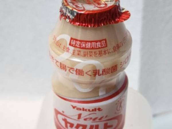 ヤクルトの蓋、ひらひら部分を◯◯すると？　簡単な開け方に「これは便利だ」